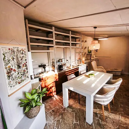 Herbal With A Terrace On A Distillation Farm مزرعة للإقامة