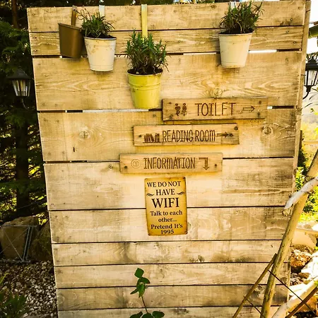 مزرعة للإقامة Herbal With A Terrace On A Distillation Farm Ajdovščina